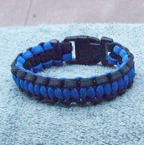 Amazon.com: Police Blue Line Paracord Survival Bracelet - 8.5 Inch :  Clothing, Shoes & Jewelry