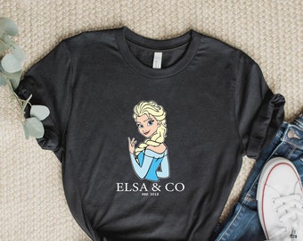 Camiseta de la Princesa Disney Elsa y compañía (EST. 2013), Disneyworld, Disneyland, Elsa, Frozen Magic Kingdom.