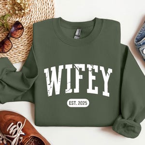 Personalized Wifey Sweatshirt, Custom Bride Sweatshirt, Gift For Bride, Cute Wifey Sweatshirt, Future Mrs, Wife Sweatshirt, Engagement Gift