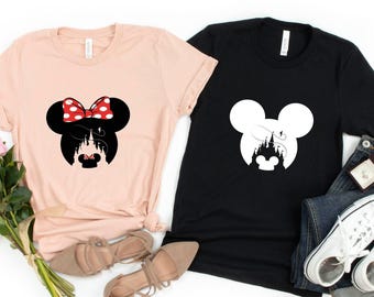 Minnie Mickey paar shirt, Mickey en Minnie voor koppels, bijpassende shirt, Disney vakantie shirt vrouwen, V-hals T-shirt, trendy T-shirt, uniseks shirt