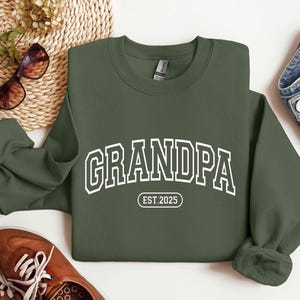 Custom Personalized Grandpa Sweatshirt, Fathers Day Gift, Cool Grandpa Sweatshirt, Gift for Grandparents, Gift for Grandpa, New Grandpa Gift