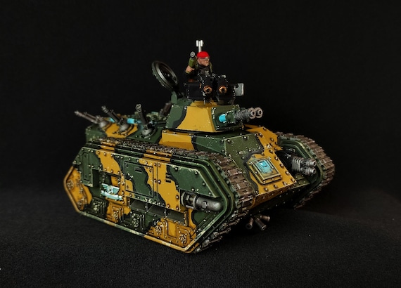 Figurine Warhammer 40K Chimera Astra Militarum Peinte Motif Désert Games Workshop