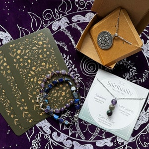 Witchy cadeauset sieraden ketting Hecata hanger sterling zilver 925 edelsteen armband ruwe steen tarot orakelkaart fortuin drievoudige maan