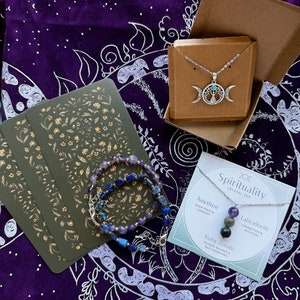 Witchy cadeauset sieraden ketting Hecata hanger sterling zilver 925 edelsteen armband ruwe steen tarot orakelkaart godin drievoudige maan