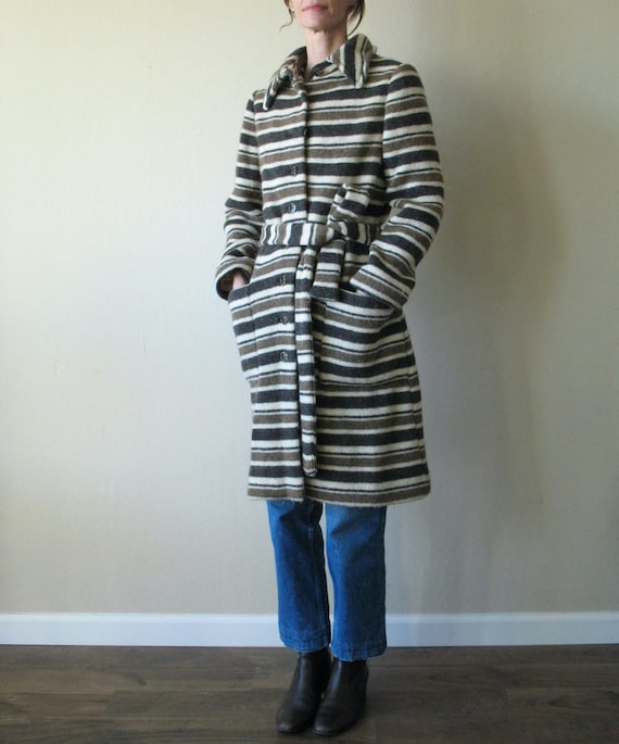 Vintage Iceland Arctic Sheep Wool Knit Striped Sweater Coat M