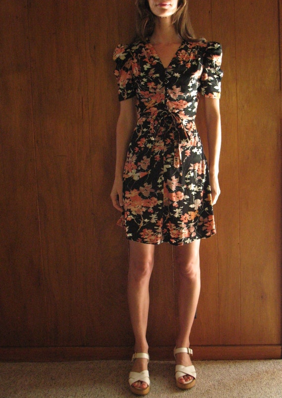 1970s black & pink floral puffed sleeve mini dress