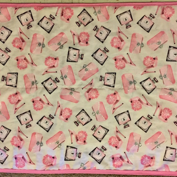 Cool Gel Dog/pet bed/mat. Keep your pet/dog cool all summer! SZ MEDIUM 30" x 20" Pink Cool Diva Princess!