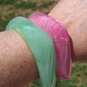 Rigid bangle bracelet cuff in vintage style acrylic resin, boho birthday gift mother&#39;s day Christmas