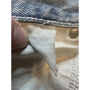 VTG Wrangler Jeans Mens 33x31 Light Wash Blue Straight Distressed Denim USA 90s image 14