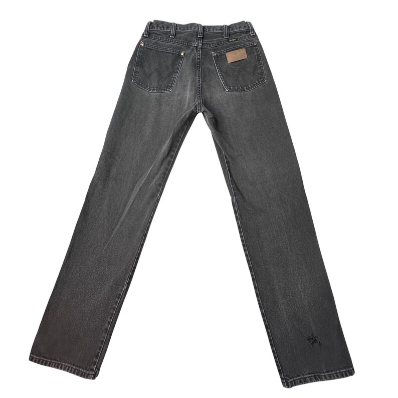 Calça jeans vintage Wrangler masculina, tamanho 28x31, preta, corte cowboy, perna reta, desbotada, fabricada nos EUA. imagem 2