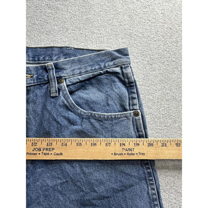 Vaqueros Wrangler para hombre, talla 34 x 34, de mezclilla azul, pierna recta, 5 bolsillos, cremallera YKK, 96501DS imagen 6