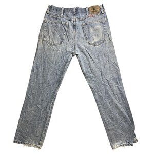 Wrangler Jeans Mens 32x28 Blue Regular Fit Straight Leg Faded Distressed 96501DS image 1