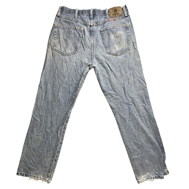 Wrangler Jeans Mens 32x28 Blue Regular Fit Straight Leg Faded Distressed 96501DS image 1