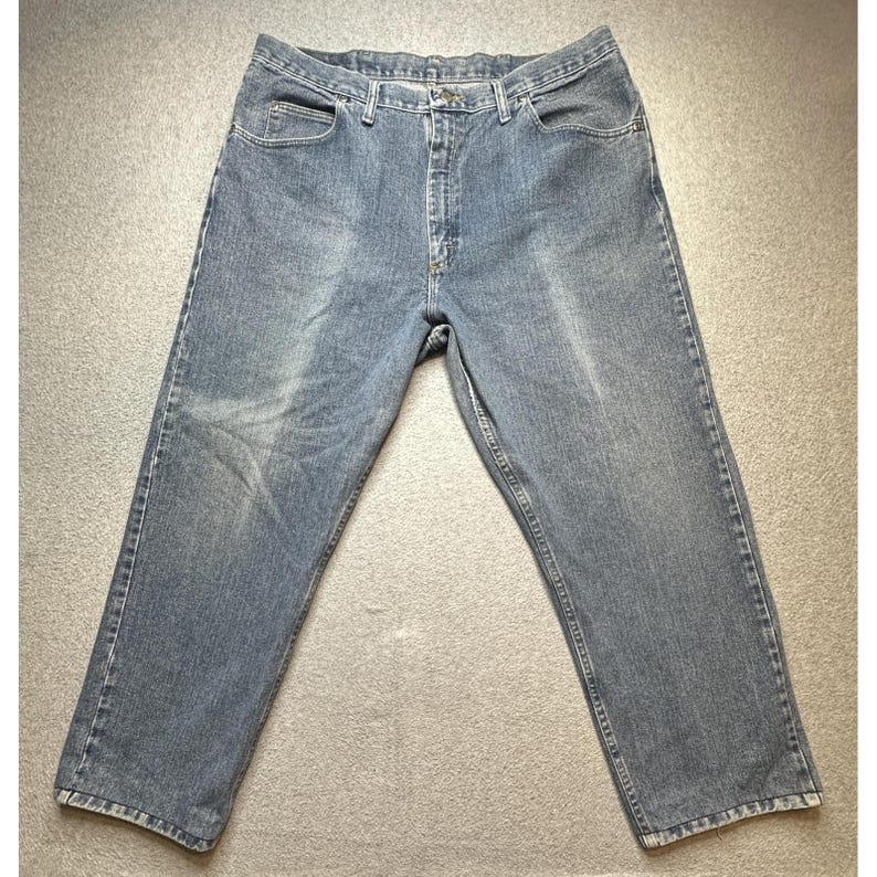 Wrangler Jeans Mens 38x34 (38x27) Blue Medium Wash Denim Relaxed Fit Straight image 2