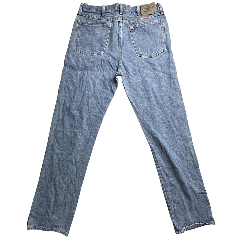 Vaqueros Wrangler para hombre, talla 34 x 34, de mezclilla azul, pierna recta, 5 bolsillos, cremallera YKK, 96501DS imagen 1
