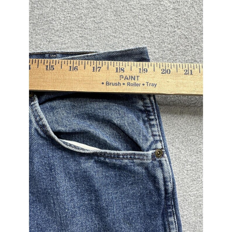 Jeans Wrangler vintage para hombre, talla 39x27.5, denim azul, tiro alto, desgastados, rotos, auténticos. imagen 9
