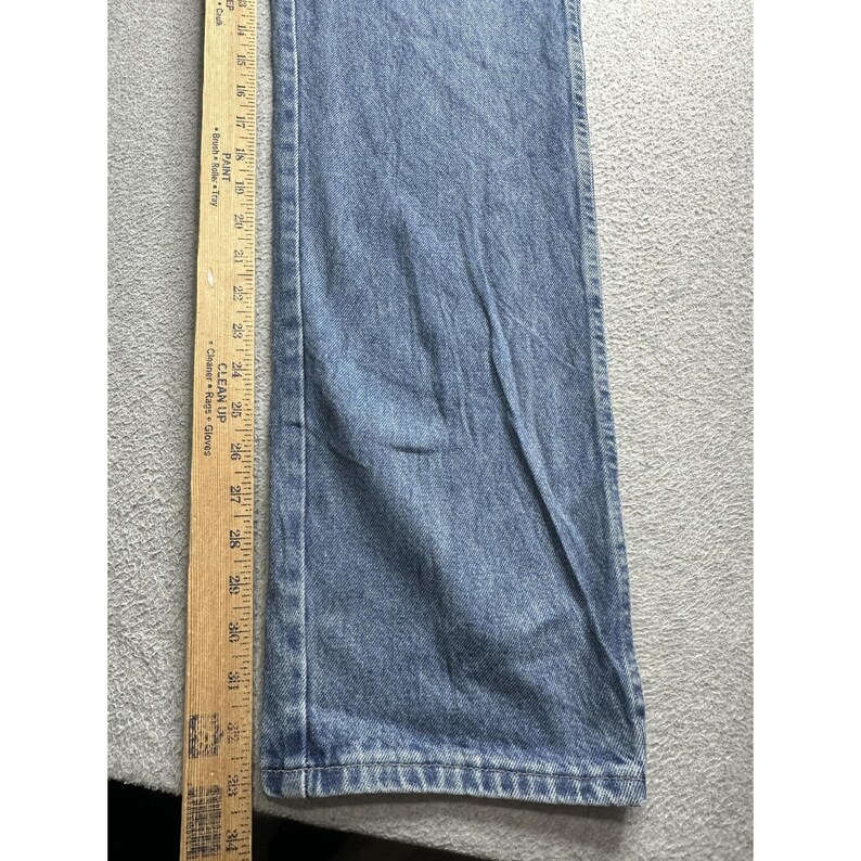 Vaqueros Wrangler para hombre, talla 34 x 34, de mezclilla azul, pierna recta, 5 bolsillos, cremallera YKK, 96501DS imagen 10