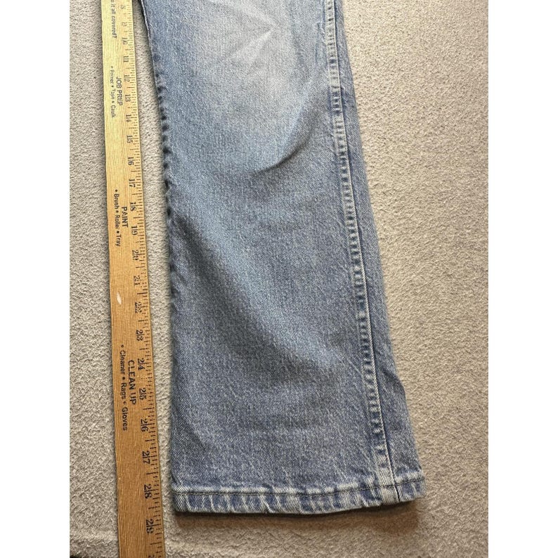 Wrangler Jeans Mens 36x30(37x29) Light Wash Blue Denim Straight Leg Relaxed Fit image 3