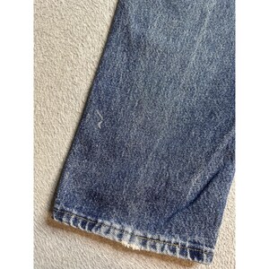 VTG Wrangler Authentic Straight Jeans Mens 34x28 Medium Wash Blue Denim Casual image 13