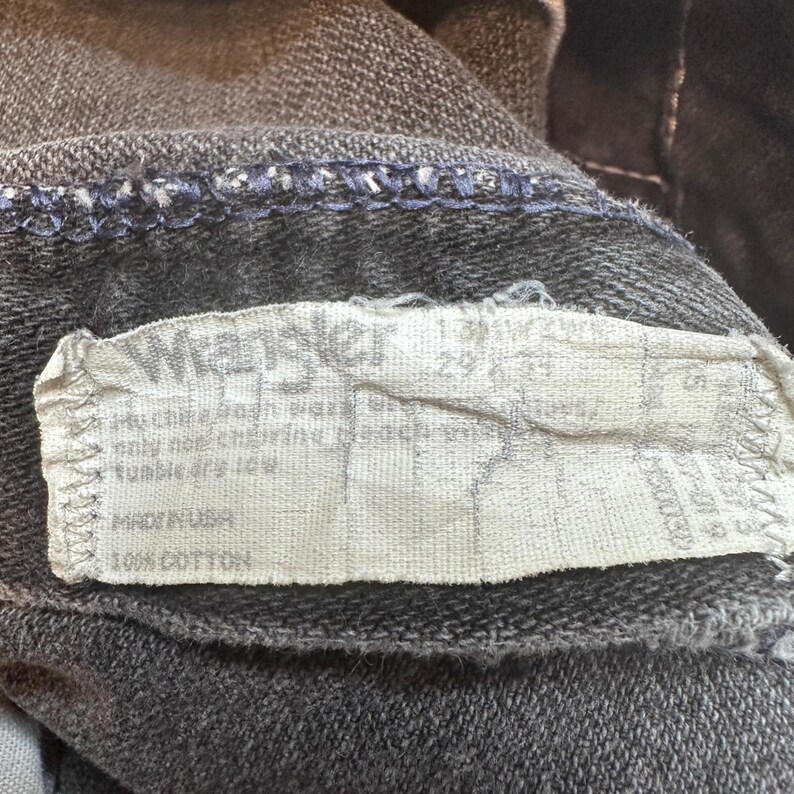 Calça jeans vintage Wrangler masculina, tamanho 28x31, preta, corte cowboy, perna reta, desbotada, fabricada nos EUA. imagem 3