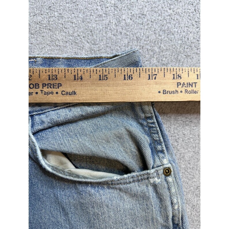 VTG Wrangler Jeans Mens 33x31 Light Wash Blue Straight Distressed Denim USA 90s image 10