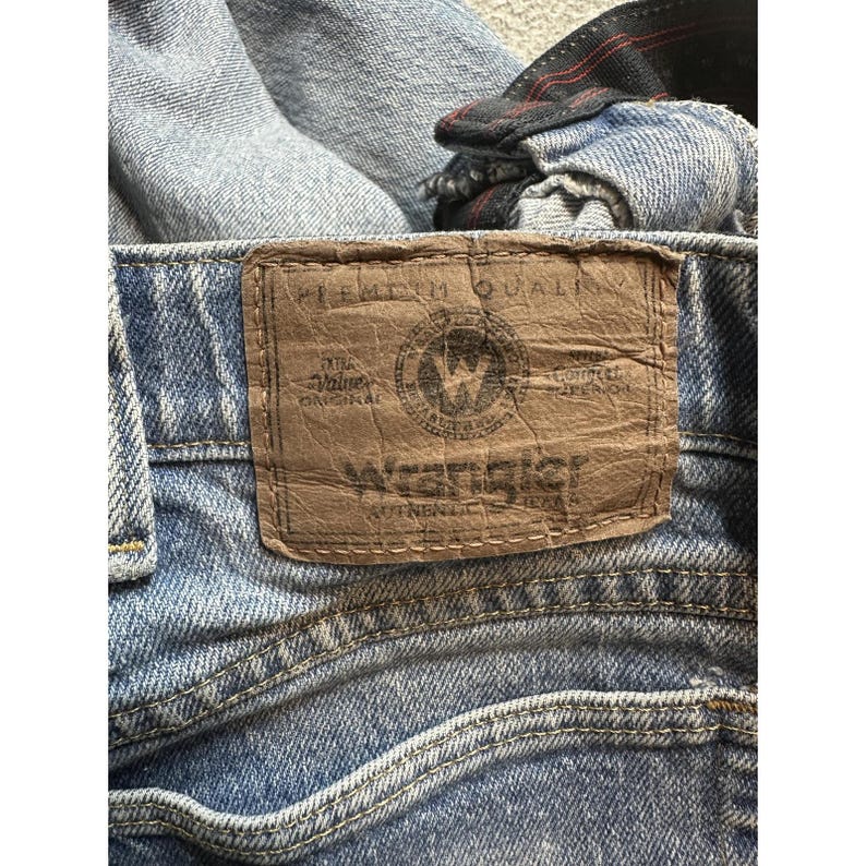 Wrangler Jeans Mens 36x30(37x29) Light Wash Blue Denim Straight Leg Relaxed Fit image 13