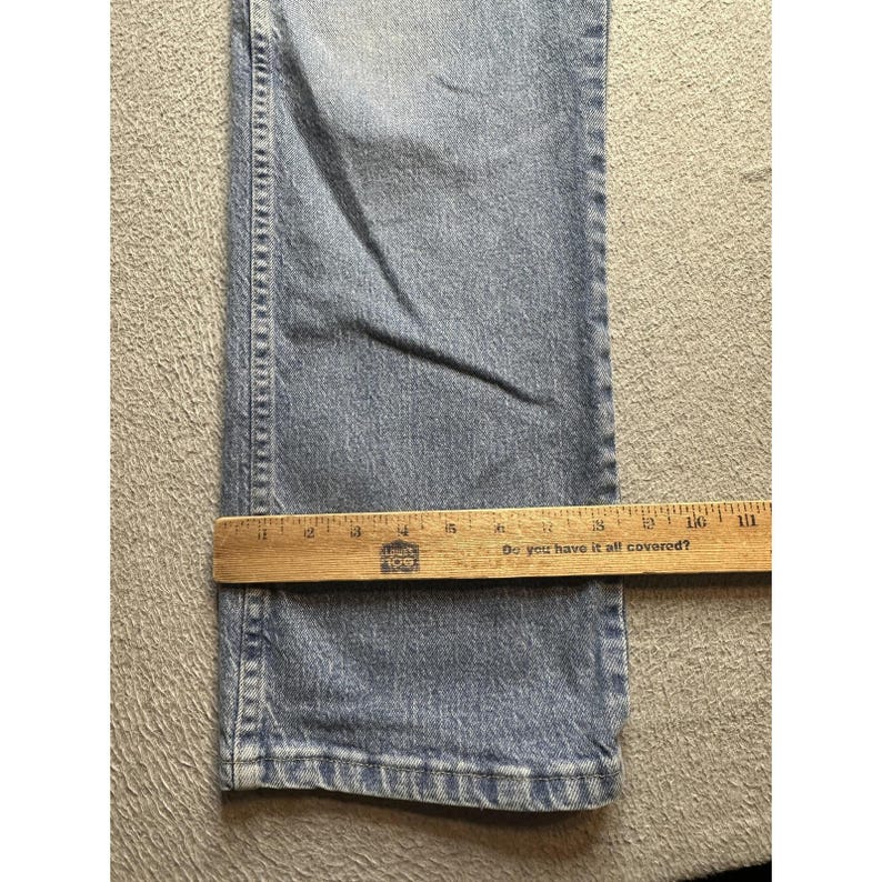Wrangler Jeans Mens 36x30(37x29) Light Wash Blue Denim Straight Leg Relaxed Fit image 4