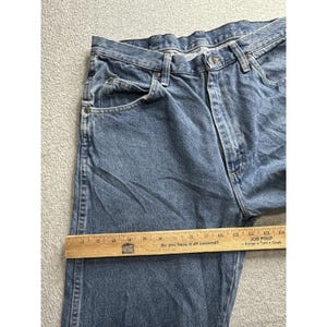 Vaqueros Wrangler para hombre, talla 34 x 34, de mezclilla azul, pierna recta, 5 bolsillos, cremallera YKK, 96501DS imagen 8