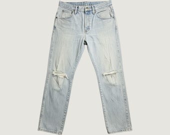 Wrangler Jeans Mens 33x30 Regular Fit Light Wash Blue Distressed Denim 96501SL
