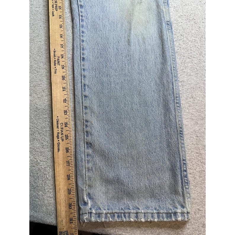VTG Wrangler Jeans Mens 33x31 Light Wash Blue Straight Distressed Denim USA 90s image 5
