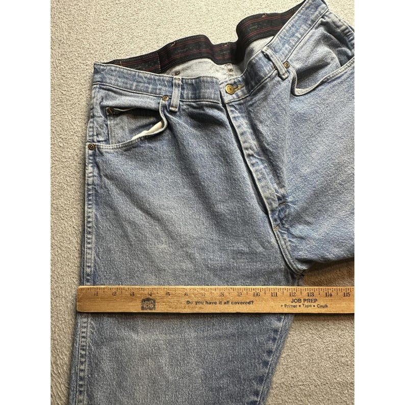 Wrangler Jeans Mens 36x30(37x29) Light Wash Blue Denim Straight Leg Relaxed Fit image 5