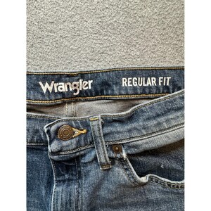 Wrangler Relaxed Fit Mens Jeans 32x32 (30x31) Blue Denim Distressed 10MGW25RI image 3