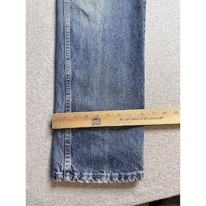 VTG Wrangler Authentic Straight Jeans Mens 34x28 Medium Wash Blue Denim Casual image 4
