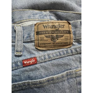 Wrangler Jeans Mens 38x34 (37x32) Light Wash Blue Straight Leg Denim Comfort image 13