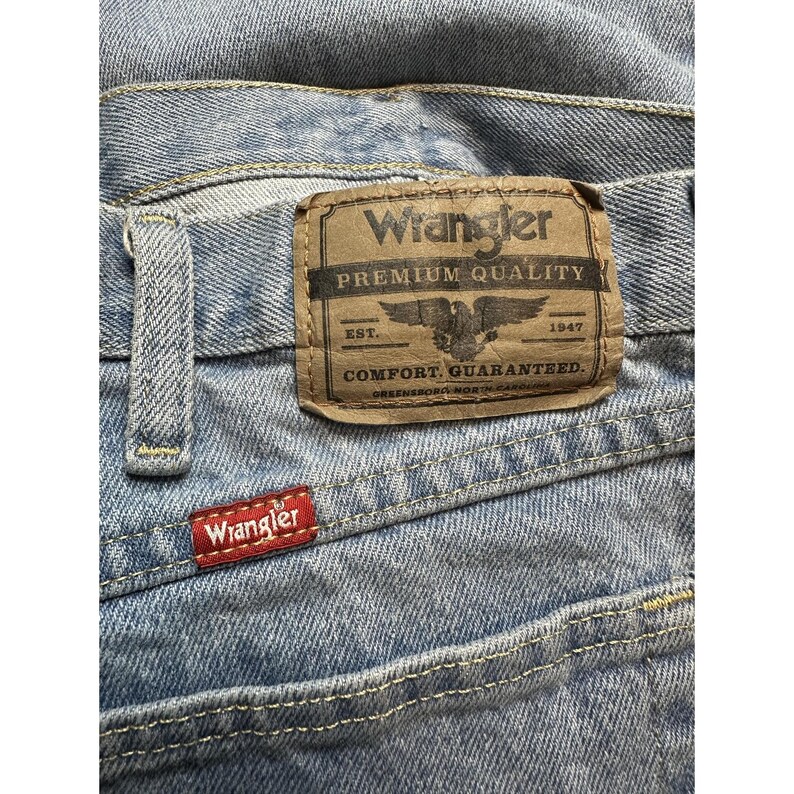 Wrangler Jeans Mens 38x34 (37x32) Light Wash Blue Straight Leg Denim Comfort image 13