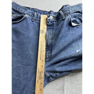 Jeans Wrangler vintage para hombre, talla 39x27.5, denim azul, tiro alto, desgastados, rotos, auténticos. imagen 11