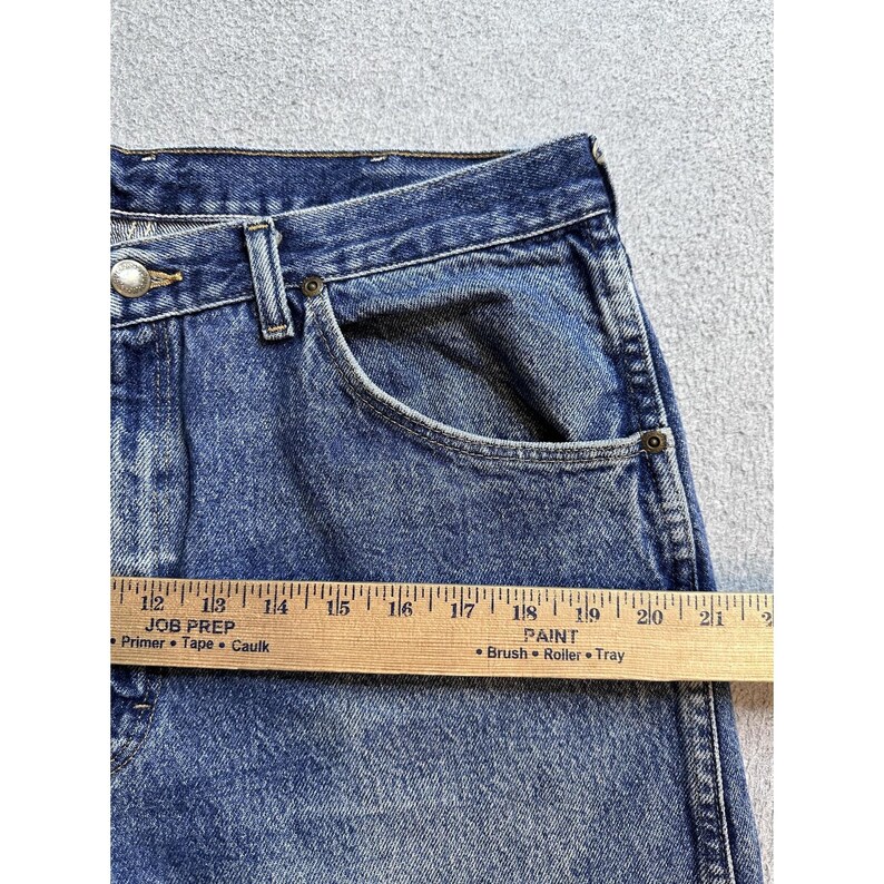 VTG Wrangler Authentic Straight Jeans Mens 34x28 Medium Wash Blue Denim Casual image 7
