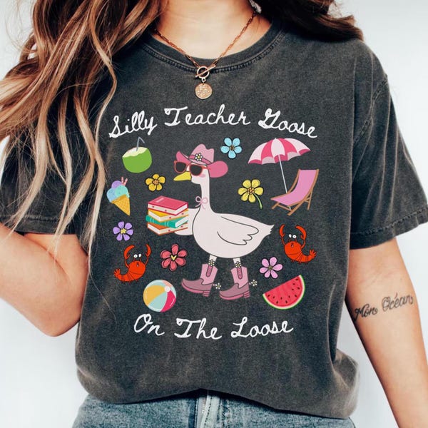 最後の学校の日、先生への贈り物、グース・コンフォートカラーTシャツ、おどけるようなグース、学校を休む先生のTシャツ、年末、先生への贈り物