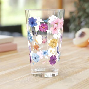 Pressed Flowers Butterflies Mixing Glass, Floral Party Drinkware, Cocktail Glass, Housewarming Gift, Gift for Her, Gift for Mom, home decor
