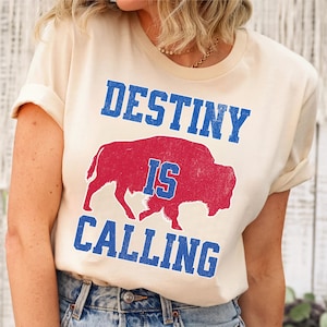 Camiseta unisex de fútbol americano de Buffalo, regalo para fanáticos del fútbol americano de Buffalo, regalo para fanáticos de Buffalo, El destino te llama, camiseta Buffalo Spirit, día del juego