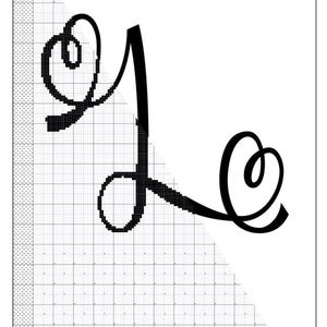 Può includere: Schema a punto croce in bianco e nero con la lettera "L" in corsivo. La lettera è posizionata su uno sfondo a griglia, con un bordo a pois. Il design è adatto per progetti di ricamo o punto ago.