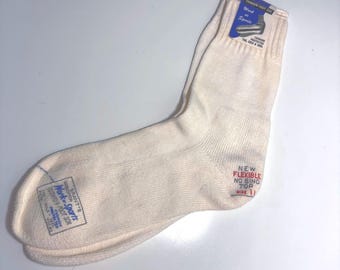 vtg 1950s DEADSTOCK MENS SOCKS // vintage all cotton size 11 cushion toe & sole plain white crew socks flexible no bind top blue stitching