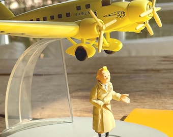 Tintin Airplane No.34 Sabena Yellow Plane – Savoia Marchetti SM-73 – The Black Island – Hergé Moulinsart Collectible + Book