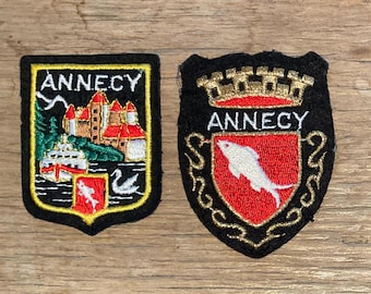 Vintage ANNECY SAVOIE Frankrijk | reispatch patch embleem pin | souvenir Europa bergen Genève meer Annecy forel wapenschild Venetië alpen