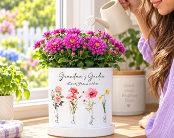 Personalized Mom’s Garden Flower Pot with Kids’ Names and Birth Flowers
