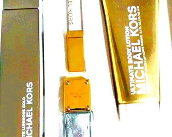 Michael Kors White Luminous Gold Women&#39;s Eau de Parfum 4 Piece Gift Set contains 3.4 oz edp spray+ lip luster +nail lacoeur+ 3.3 oz B lotion