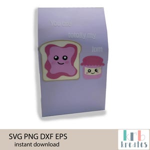 Puede incluir: Tarjeta lila claro con el texto "You are totally my jam". Presenta una ilustración de dibujos animados de una rebanada de pan tostado con mermelada y un tarro de mermelada, ambos con caras sonrientes. Descarga digital.