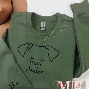 Treat dealer dog mom sweatshirt, Custom dog sweatshirt, Personalized dog sweatshirt, Dog owner gift, Dog mom custom sweatshirt, Dog shirt