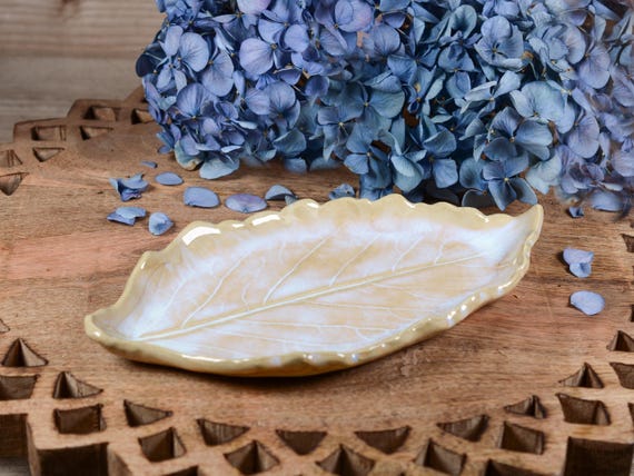 Ceramic Serving Plate, Fruit Plate, Hors d’oeuvres Tray, Dahlia Leaf Dish