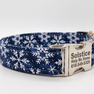 Delicate Snowflakes on Midnight Blue Background - Optional Personalization on Buckle - Winter Dog Collar